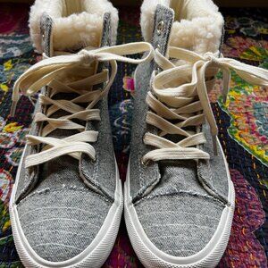Tommy Bahama Gray and White Sneakers with Sherpa Cuff - Size 7 - Worn Once